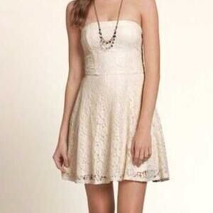 UEC HOLLISTER IVORY CREAM STRAPLESS LINED LACE MINI DRESS SZ SMALL